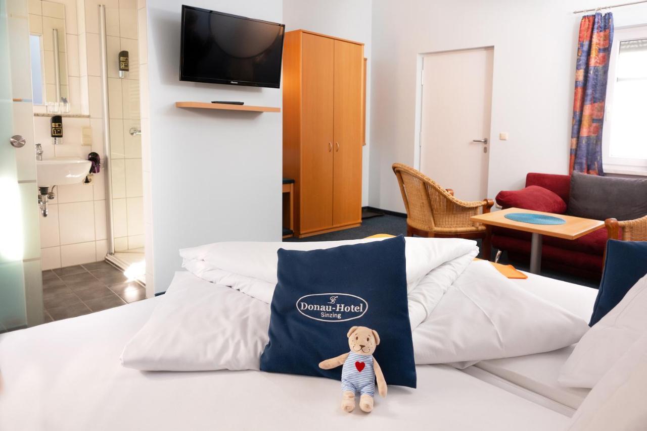 Donau-Hotel Sinzing Екстериор снимка