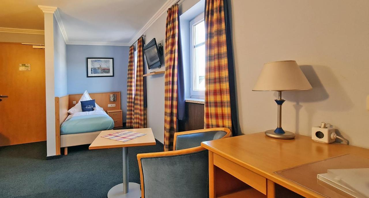 Donau-Hotel Sinzing Екстериор снимка