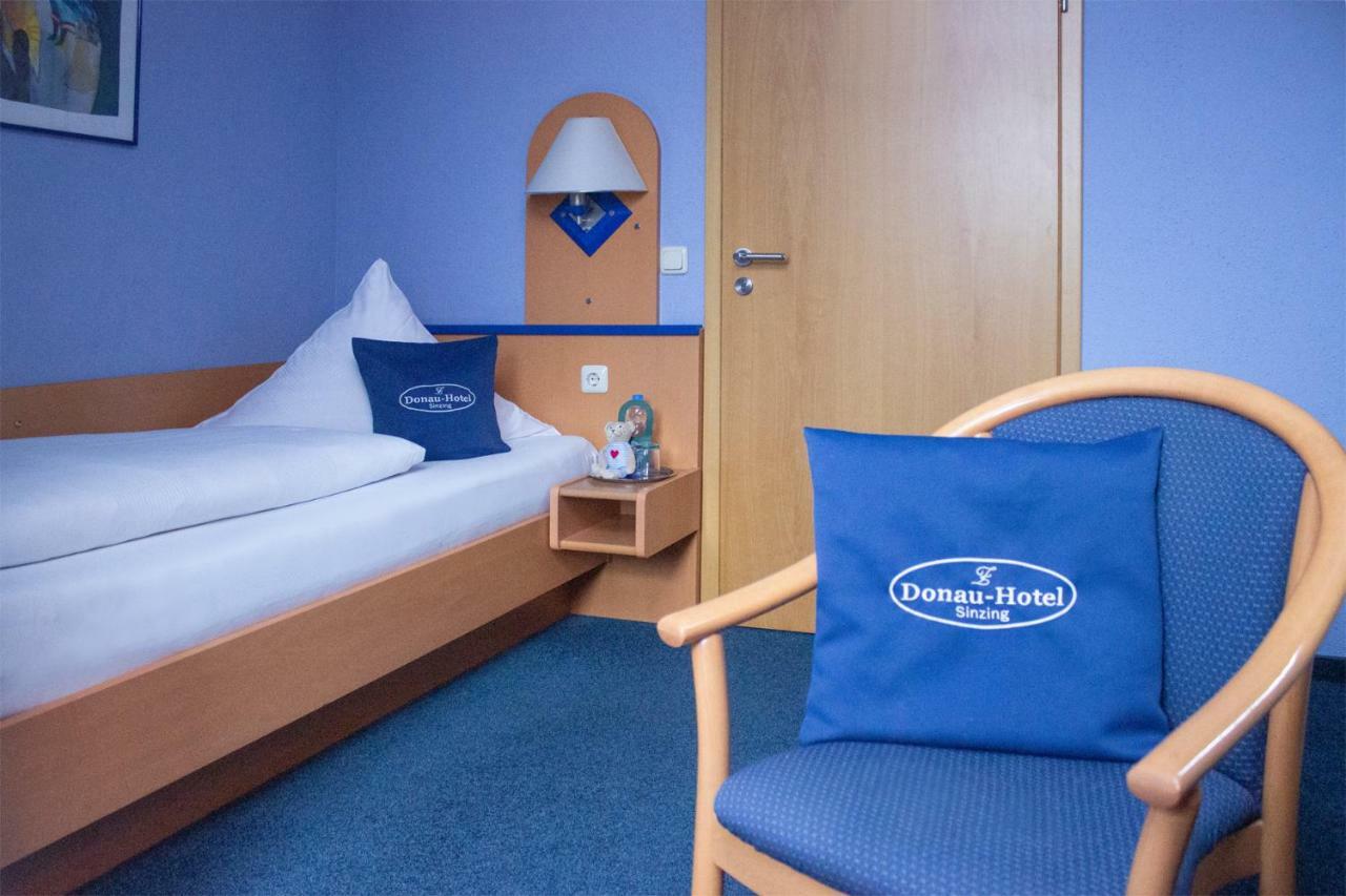 Donau-Hotel Sinzing Екстериор снимка
