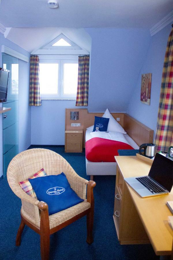 Donau-Hotel Sinzing Екстериор снимка