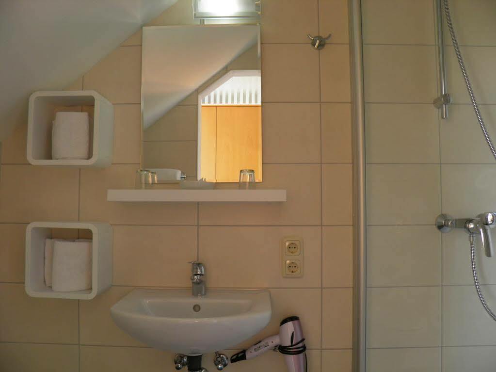 Donau-Hotel Sinzing Екстериор снимка
